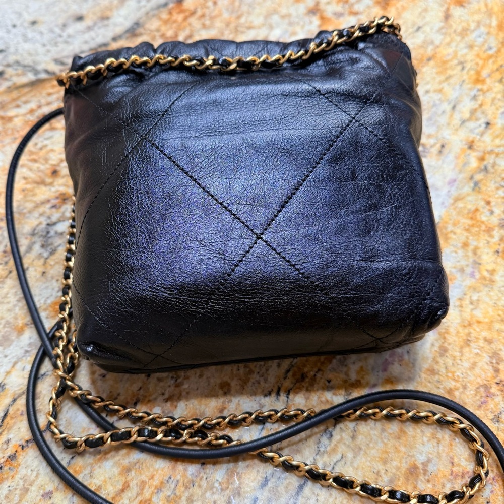23S Shiny Black Calfskin Quilted Mini Chanel 22 Pearl Bag Aged Gold Hardware - Picture 3 of 7